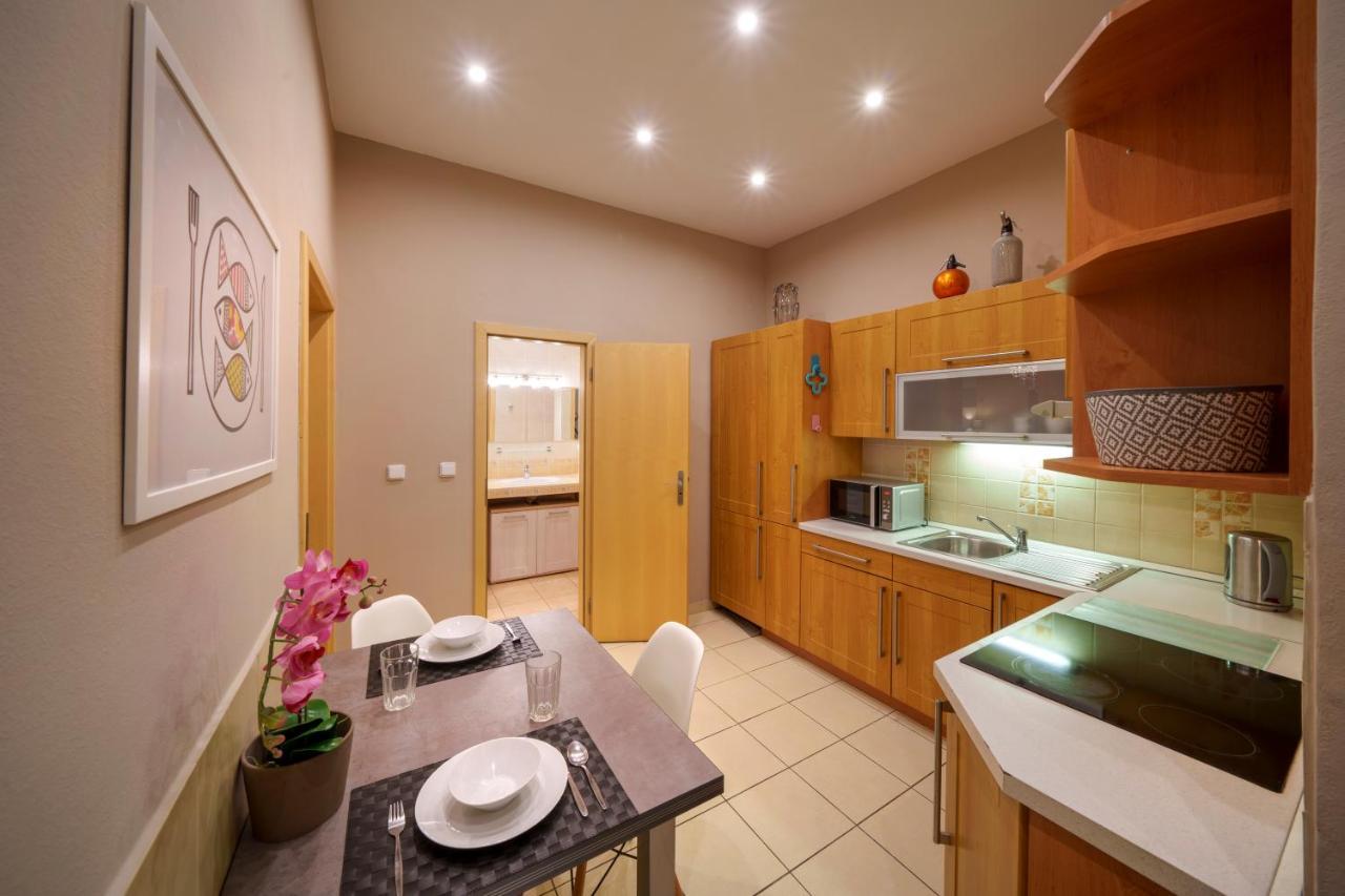 Dlouha Apartment With Balcony Прага Екстер'єр фото