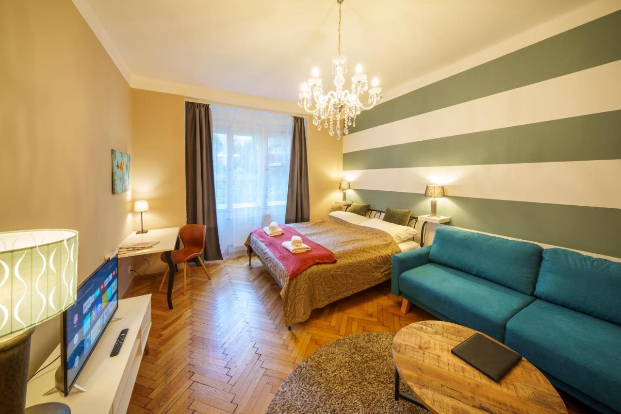Dlouha Apartment With Balcony Прага Екстер'єр фото