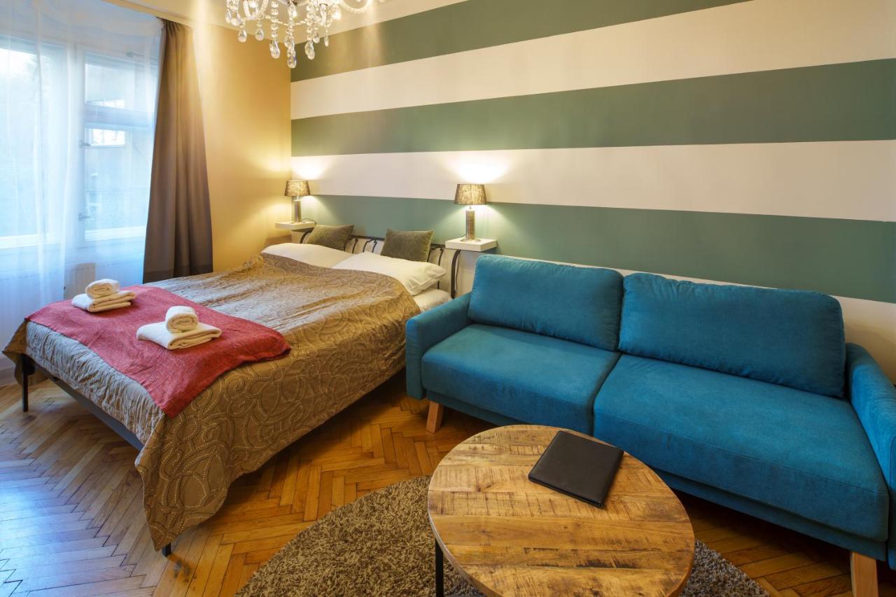 Dlouha Apartment With Balcony Прага Екстер'єр фото