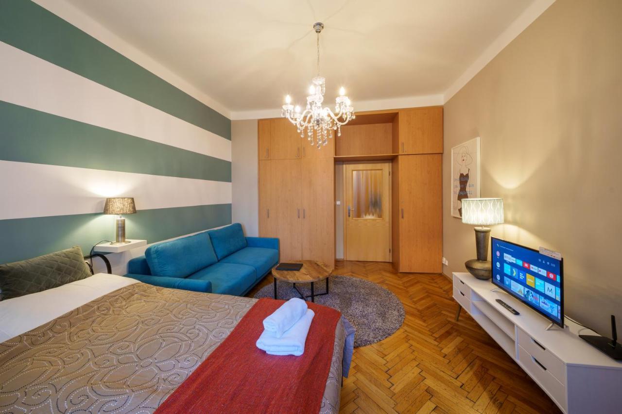 Dlouha Apartment With Balcony Прага Екстер'єр фото